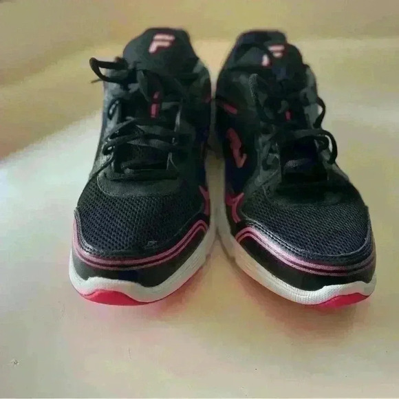 New women’s fila soar black running shoe - size 11 - Picture 2 of 6